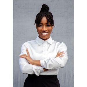 Meet your Posher, Ambrya